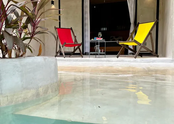 Jungle Gem With Swim-up Pool & Easy Paved Access