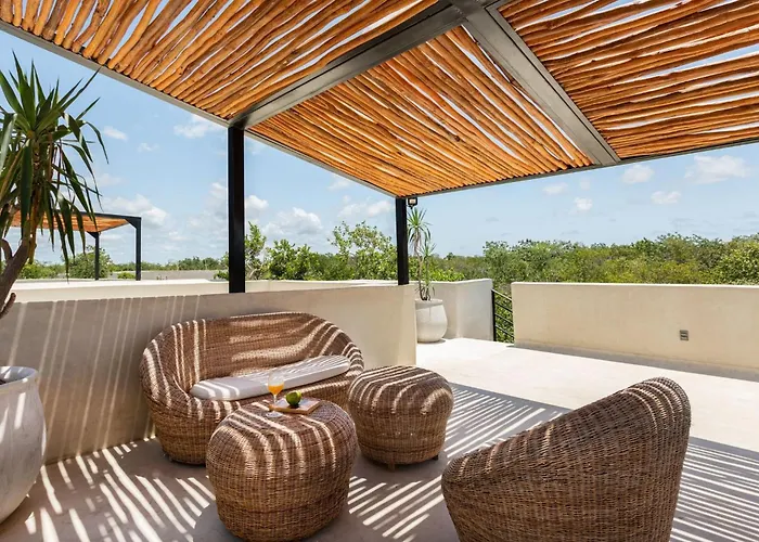Jungle Gem With Swim-up Pool & Easy Paved Access Apartment *
